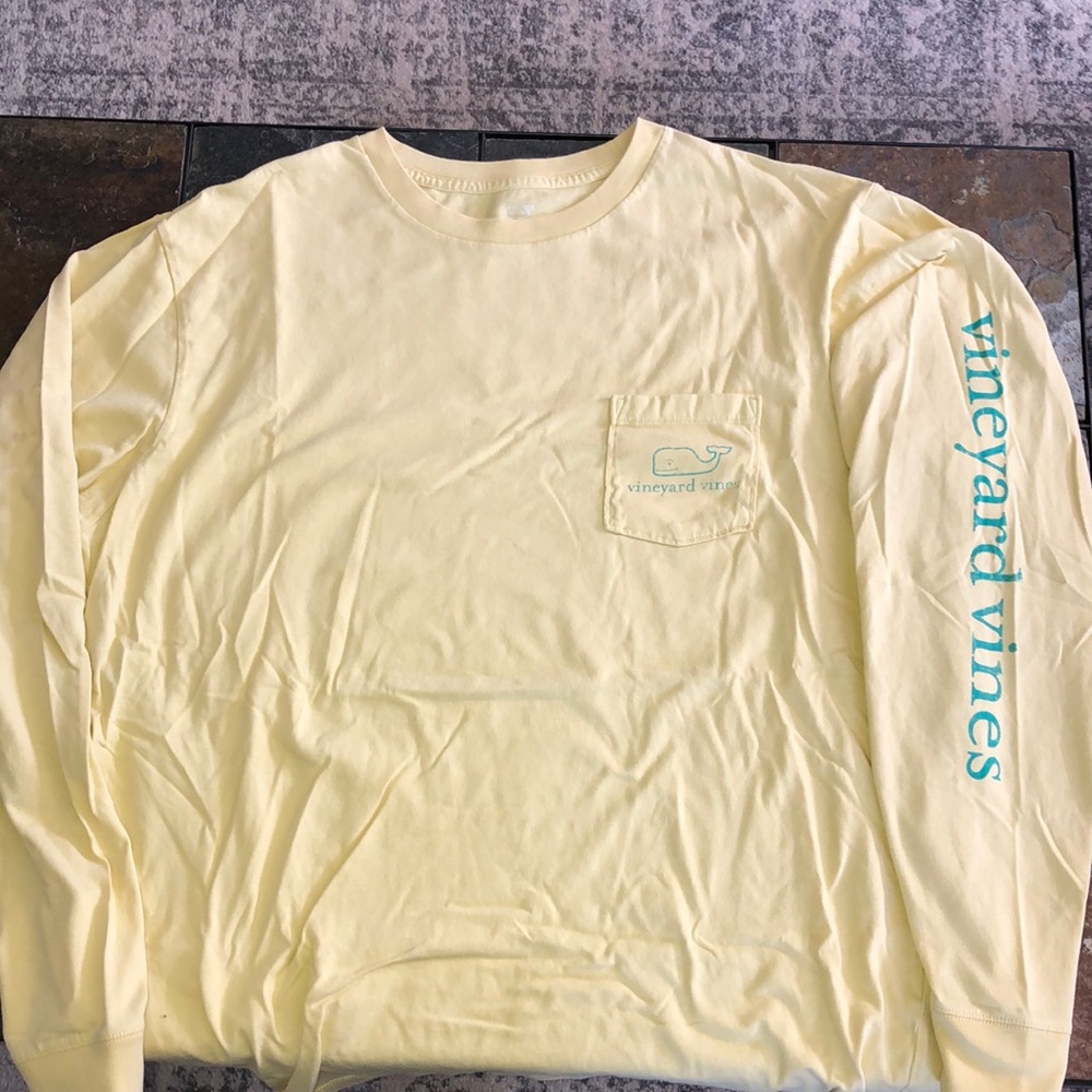 Vineyard Vines long sleeve tee 💞